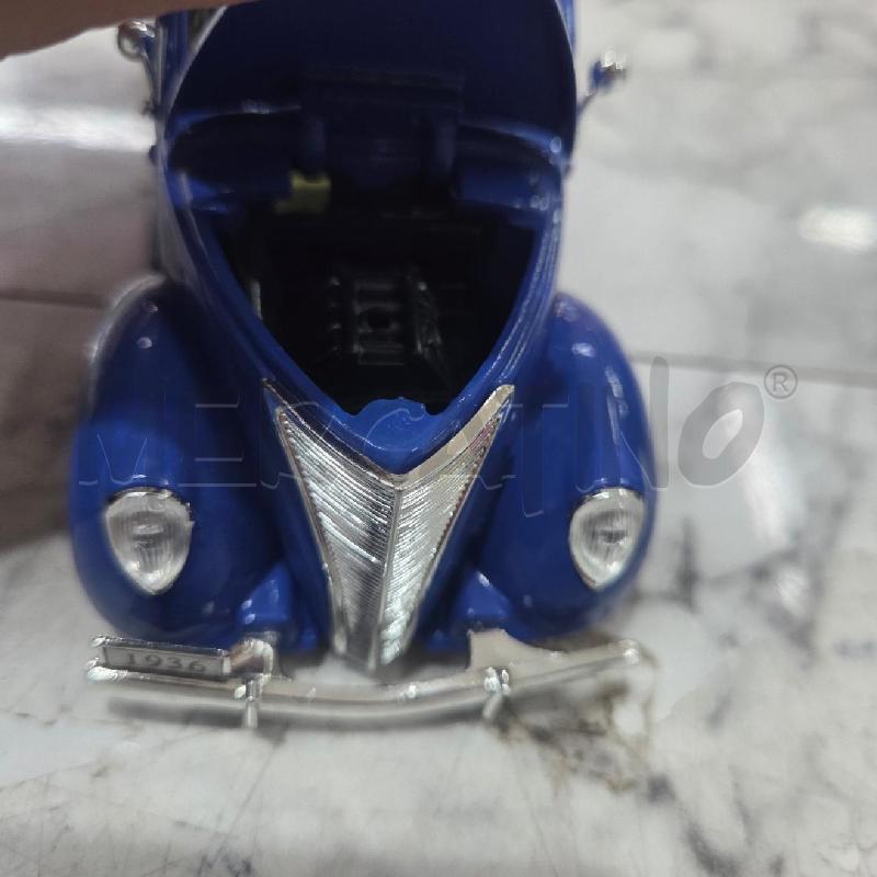 MODELLINO AUTO BLU METALLO FORD SEDAN | Mercatino dell'Usato Benevento 4
