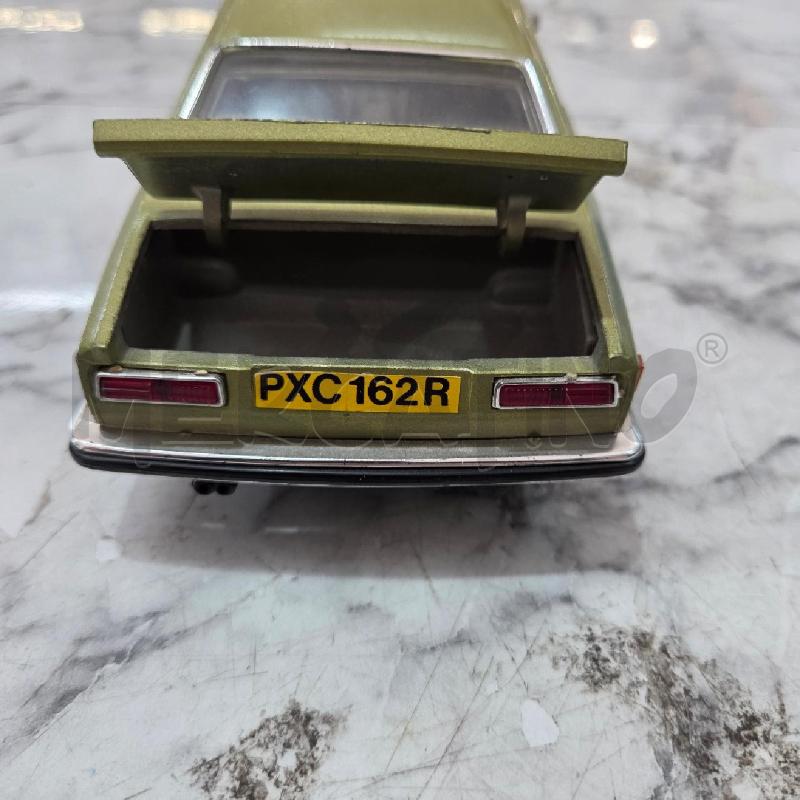 MODELLINO AUTO ROLLS ROYCE SCALA 1:22 BURAGO VERDE | Mercatino dell'Usato Benevento 4