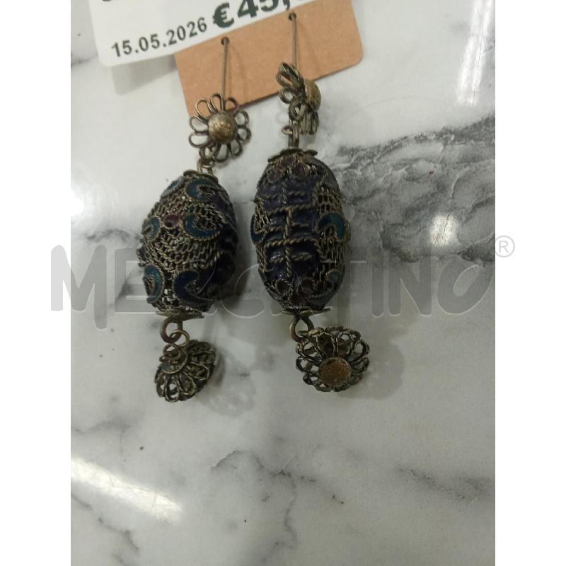 ORECCHINI GRIGI VINTAGE FIORELLINI IN STILE FILIGRANA CON DETTAGLI SMALTATI BLU E UNA FINITURA GRIGI | Mercatino dell'Usato Benevento 1
