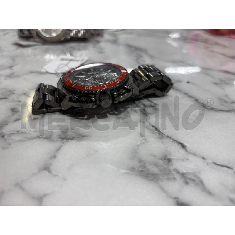 OROLOGIO DA POLSOGRIGIO CONTORNO ROSSO INVICTA  | Mercatino dell'Usato Benevento 2
