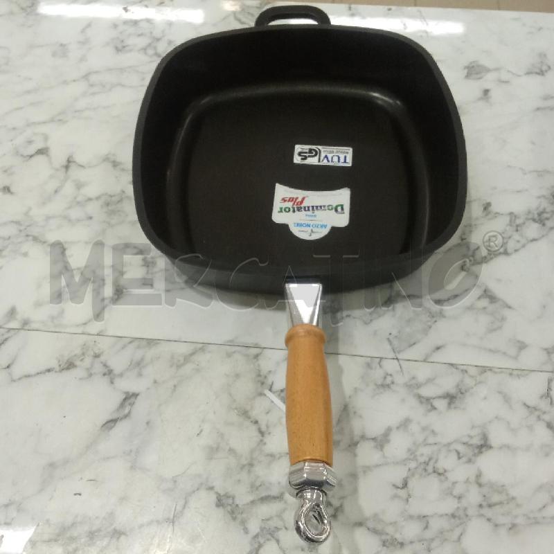 PADELLA NERA QUADRATA MANICO LEGNO | Mercatino dell'Usato Benevento 1