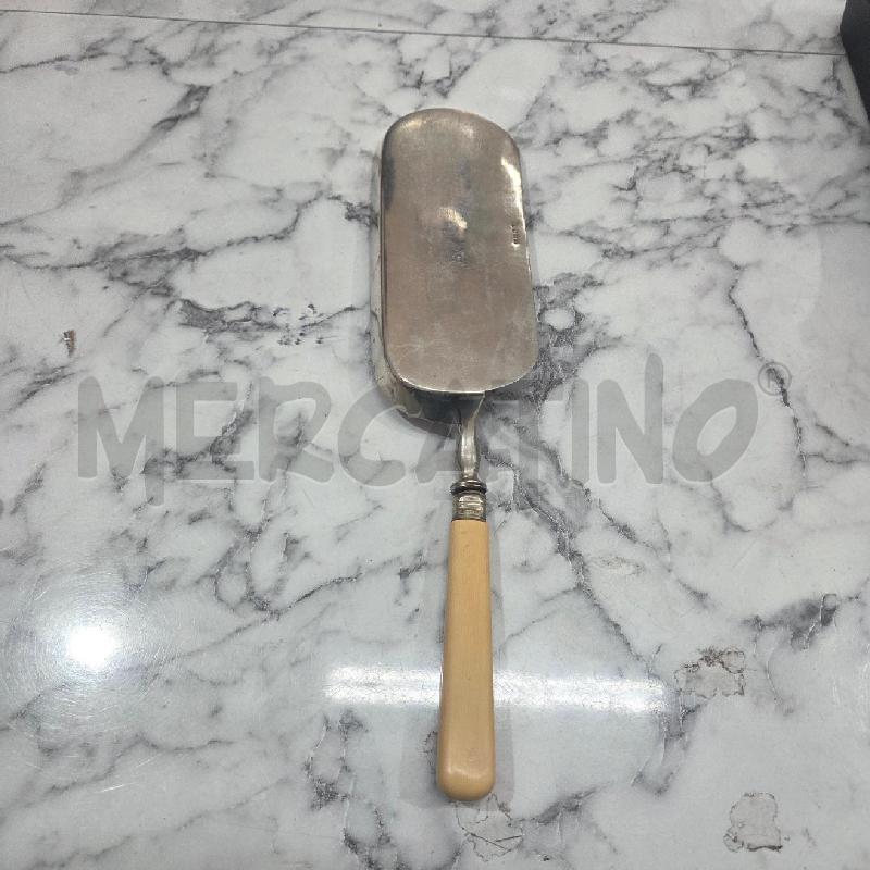PALETTA RACCOGLI BRICIOLE ARGENTATA MANICO GIALLO  | Mercatino dell'Usato Benevento 3