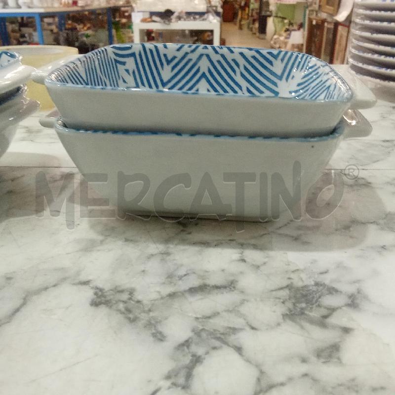 PIATTI FRUTTA QUADRATI AZZURRI BIANCHI | Mercatino dell'Usato Benevento 2