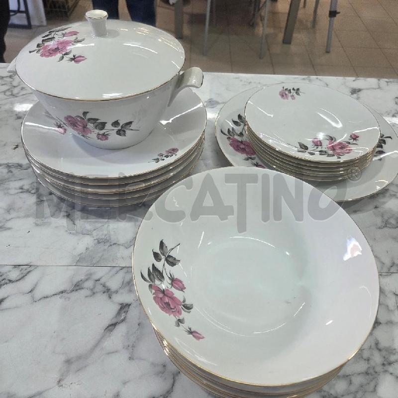 PIATTI PZ. CER+INSALATIERA+ZUPPIERA FIORI ROSA GRIGI | Mercatino dell'Usato Benevento 1