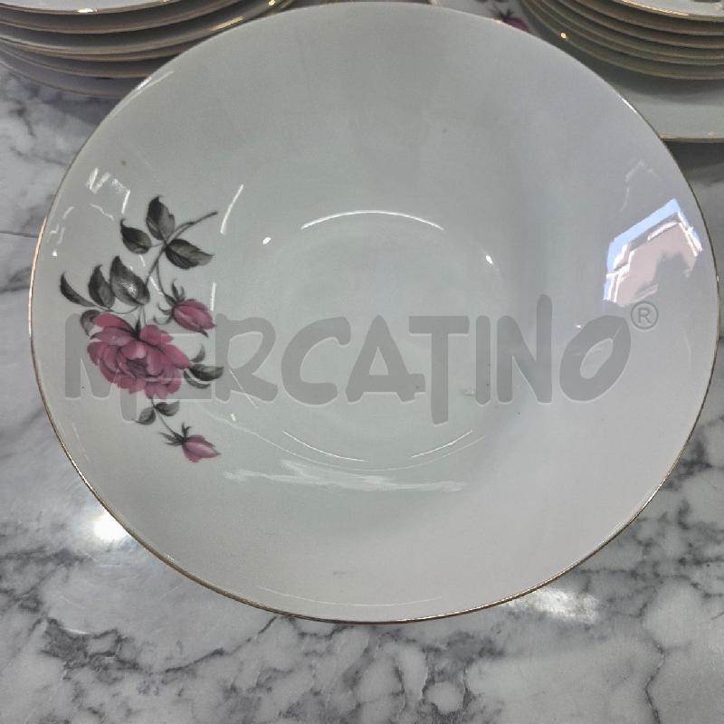 PIATTI PZ. CER+INSALATIERA+ZUPPIERA FIORI ROSA GRIGI | Mercatino dell'Usato Benevento 3