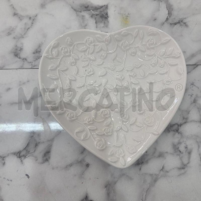 PIATTO CER CUORE BIANCO FIORI HERVIT | Mercatino dell'Usato Benevento 1