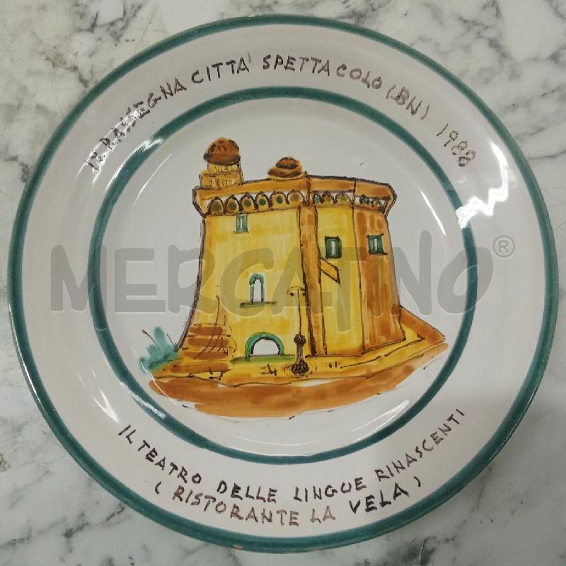 PIATTO TERRACOTTA APPENDINO BIANCO CITTÀ SPETTACOLO | Mercatino dell'Usato Benevento 1