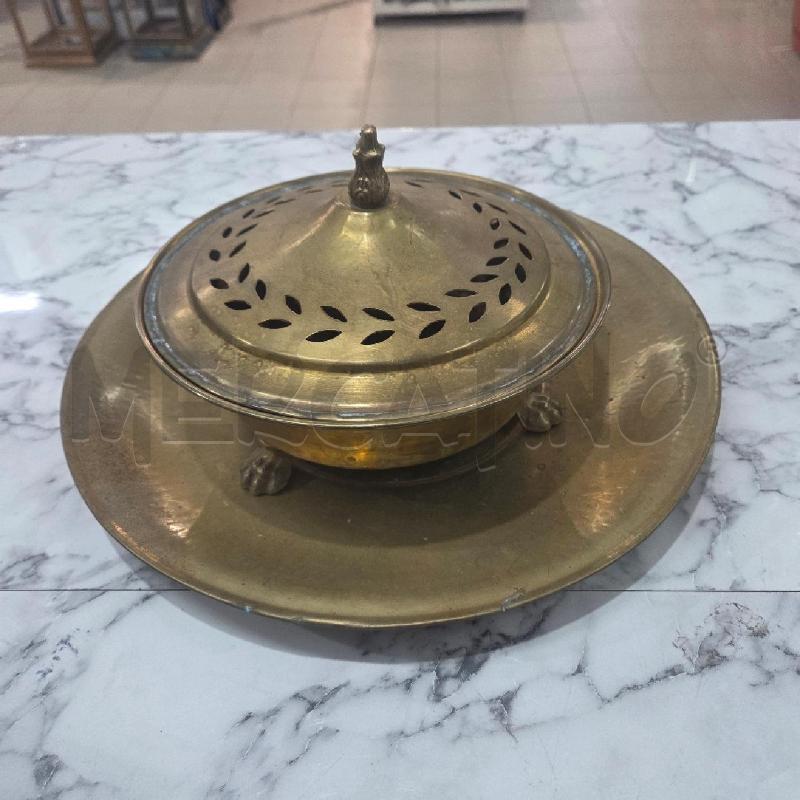 PORTA PIANTA DORATA CON VASSOIO TONDO FORATO | Mercatino dell'Usato Benevento 1