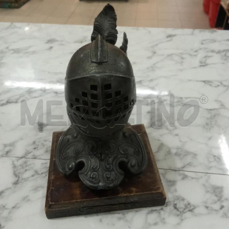 POSA CENERE METALLO FORMA TESTA DI ARMATURA | Mercatino dell'Usato Benevento 1