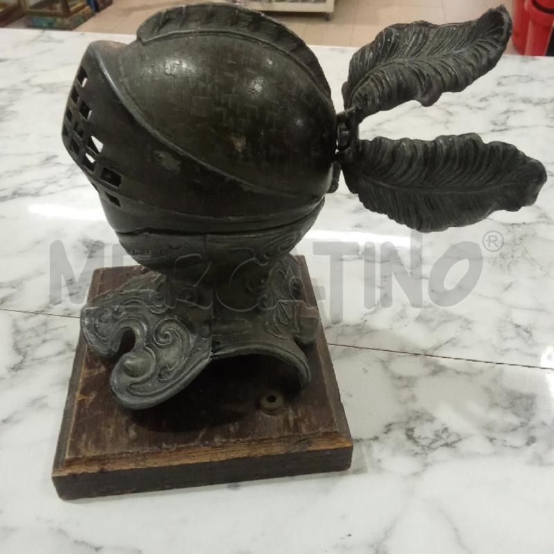 POSA CENERE METALLO FORMA TESTA DI ARMATURA | Mercatino dell'Usato Benevento 2