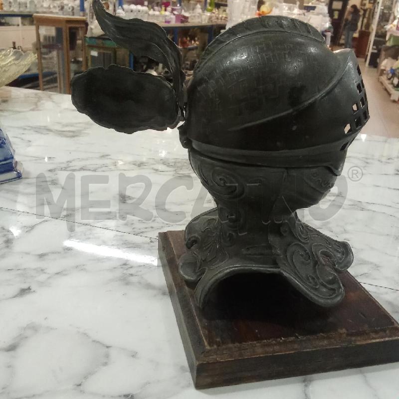 POSA CENERE METALLO FORMA TESTA DI ARMATURA | Mercatino dell'Usato Benevento 3