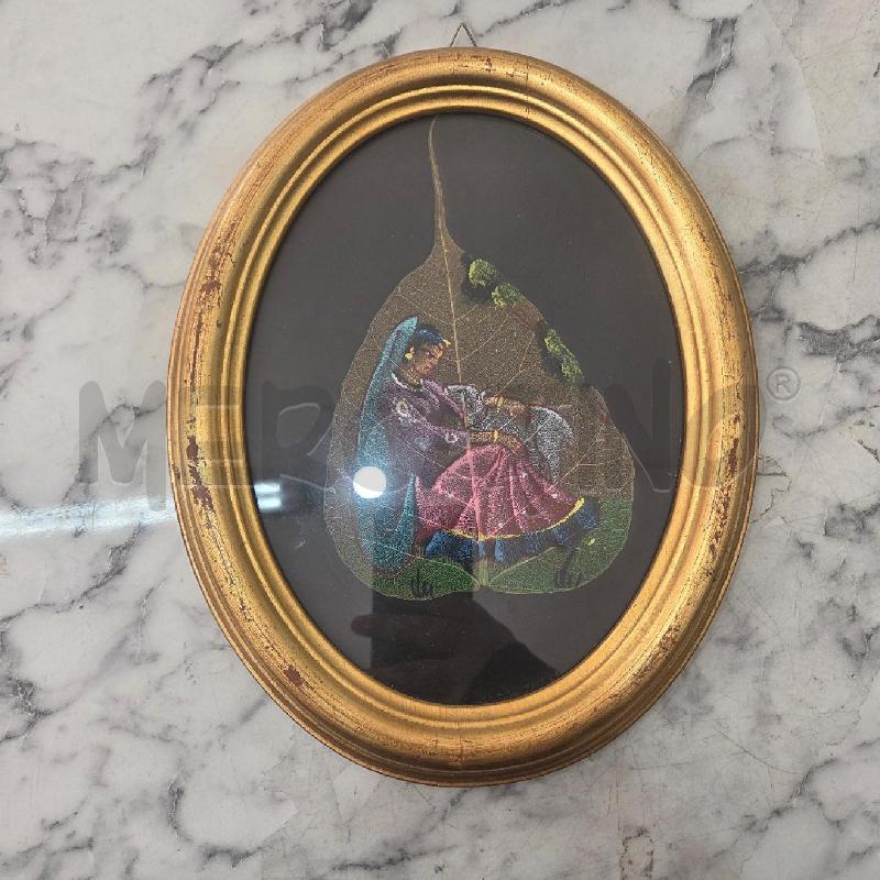 QUADRETTO OVALE DORATO FOGLIA DONNA CON VESTITO ROSA | Mercatino dell'Usato Benevento 1