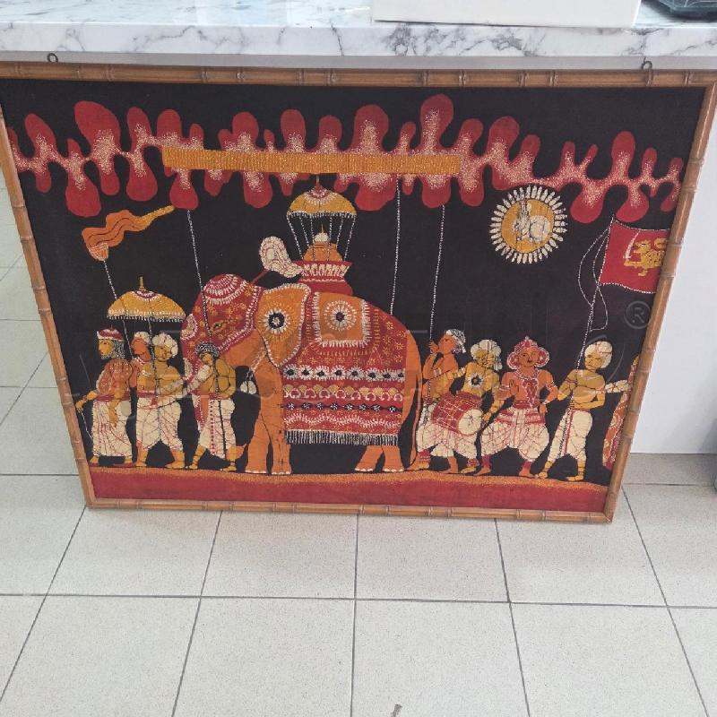 QUADRO C BAMBÙ  FANTASIA ROSSA STI LANKA BATIQUE ELEFANTE113X89 | Mercatino dell'Usato Benevento 1