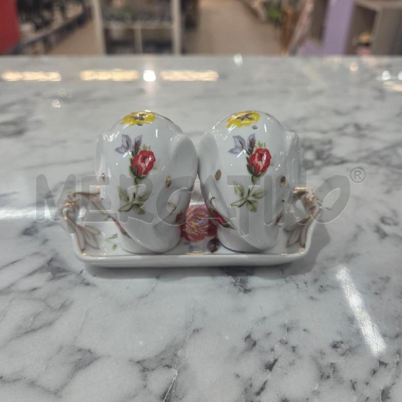 SALE E PEPE PORCELLANA ELEFANTINI BIANCHI FIORI ROYAL | Mercatino dell'Usato Benevento 1