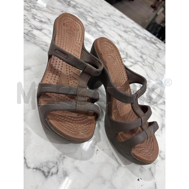 SANDALI DONNA TACCO MARRONE IN GOMMA CROCS | Mercatino dell'Usato Benevento 1
