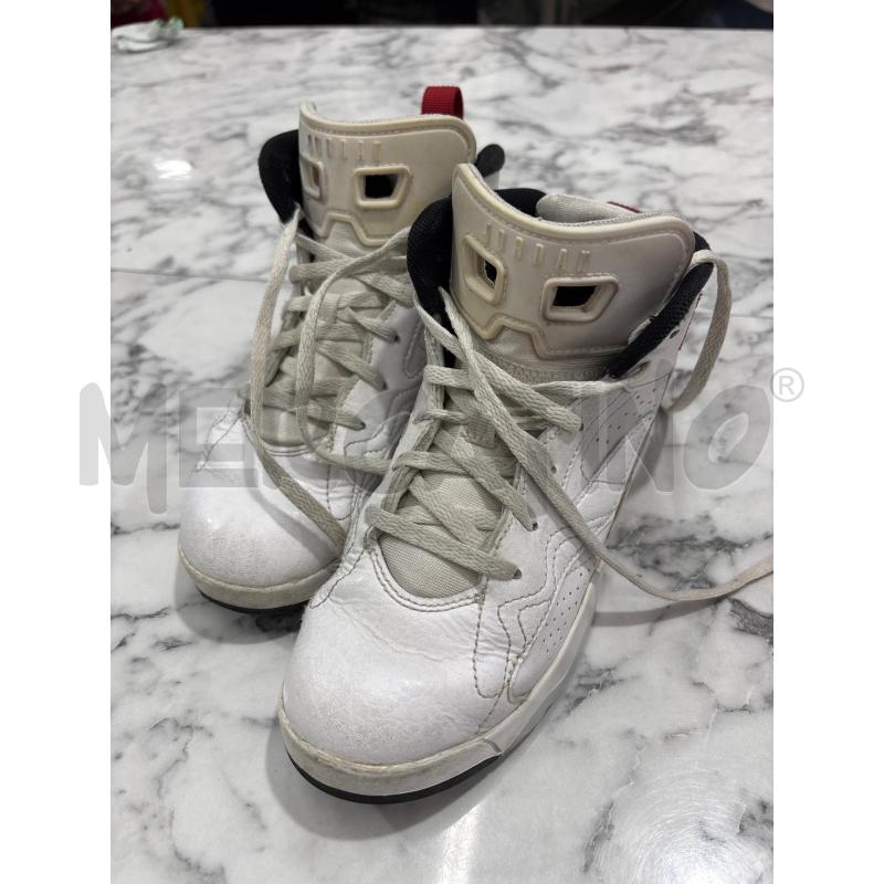 SCARPE BAMBINO BIANCO LOGO ROSSO NIKE JORDAN  | Mercatino dell'Usato Benevento 1
