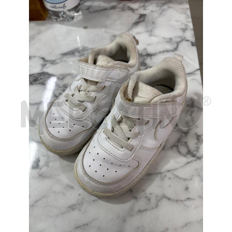 SCARPE BAMBINO BIANCO NIKE CON STRAPPO | Mercatino dell'Usato Benevento 1