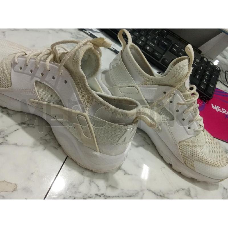 SCARPE DONNA BIANCHE NIKE | Mercatino dell'Usato Benevento 4