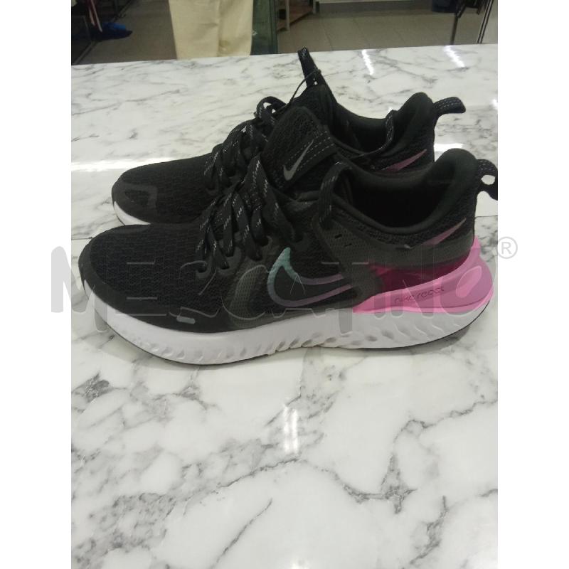 SCARPE DONNA NERE E FUCSIA NIKE | Mercatino dell'Usato Benevento 2