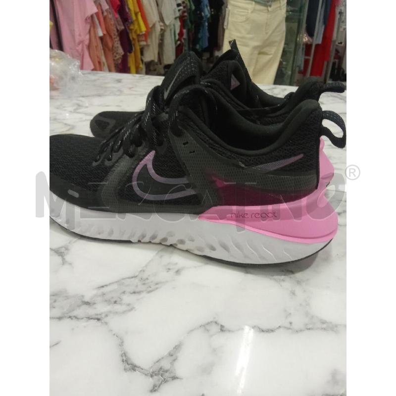 SCARPE DONNA NERE E FUCSIA NIKE | Mercatino dell'Usato Benevento 3