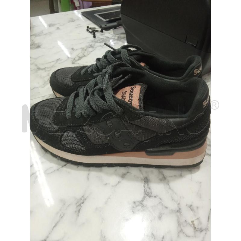 SCARPE DONNA NERE SAUCONY  | Mercatino dell'Usato Benevento 2