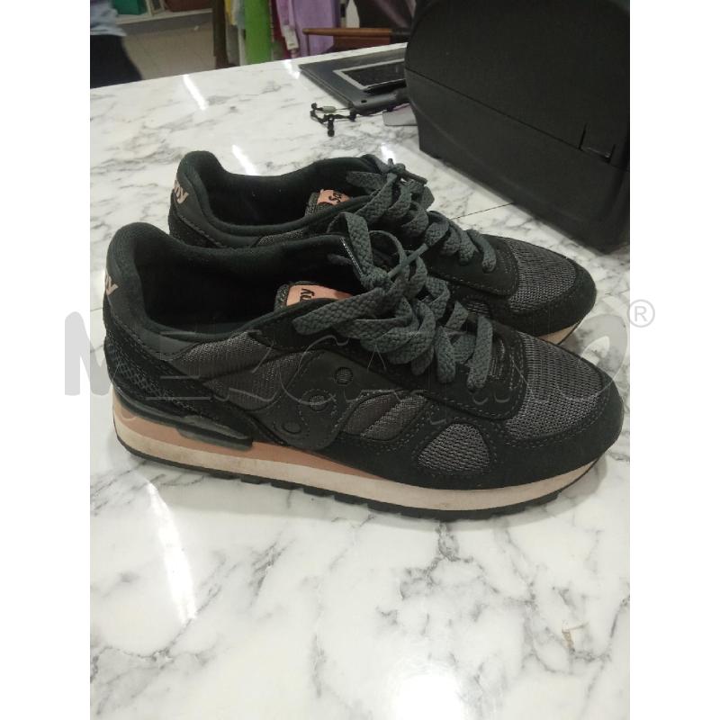 SCARPE DONNA NERE SAUCONY  | Mercatino dell'Usato Benevento 4
