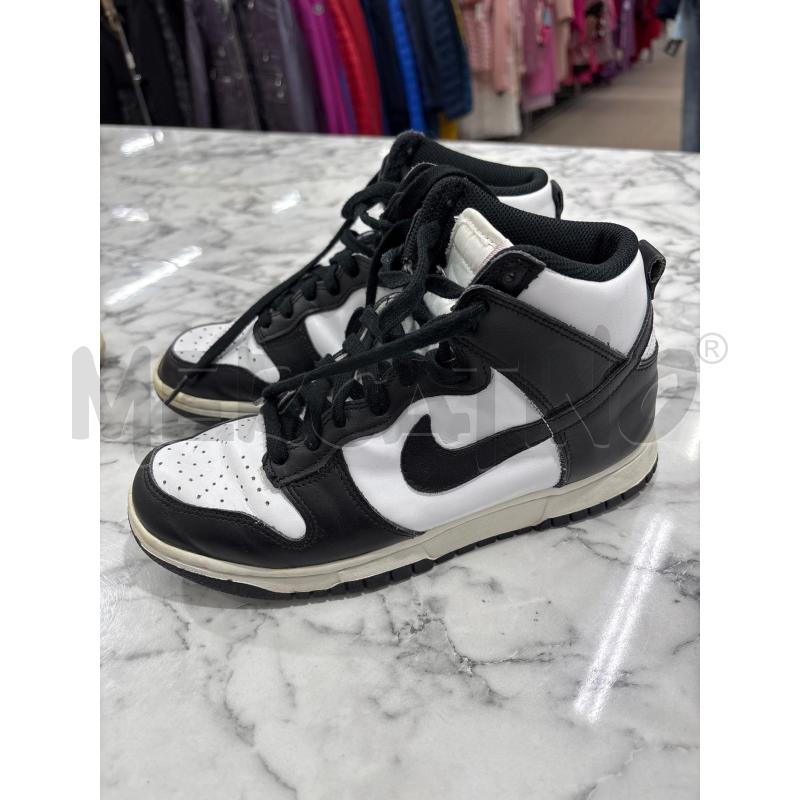 SCARPE UOMO/DONNA BIANCO NERO NIKE DUNK | Mercatino dell'Usato Benevento 3