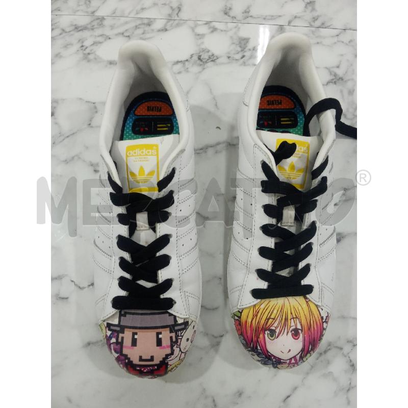 SCARPE UOMO ADIDAS BIANCHE LACCI NERI PHARRELL WILIAMS  | Mercatino dell'Usato Benevento 1