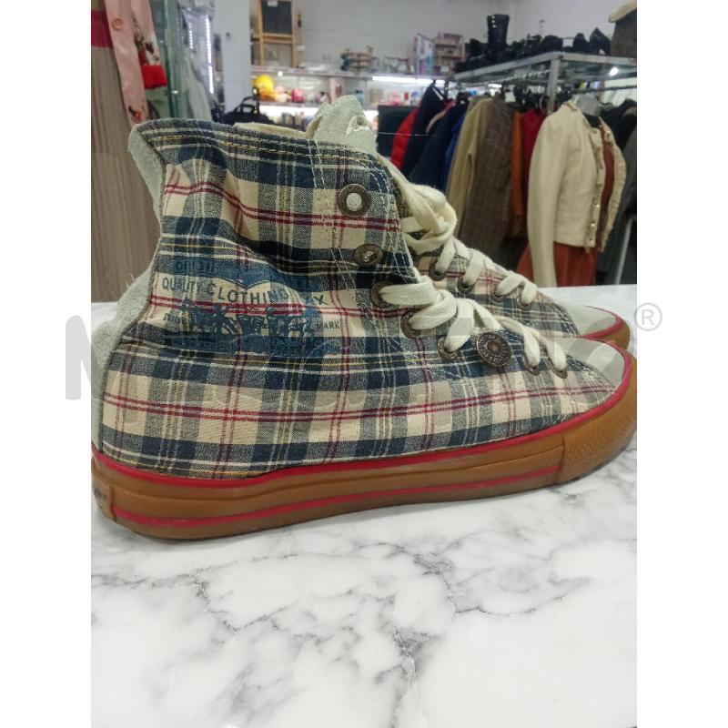 SCARPE UOMO BEIGE E BLU LEVIS | Mercatino dell'Usato Benevento 2
