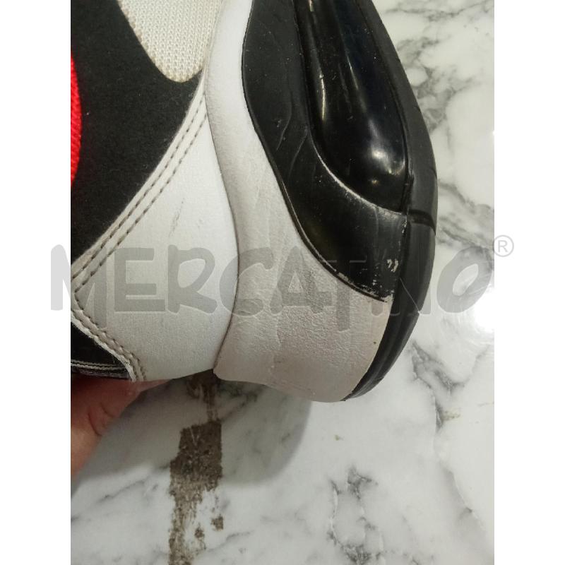 SCARPE UOMO BIANCHE NERE E ROSSO FLUO NIKE  | Mercatino dell'Usato Benevento 4