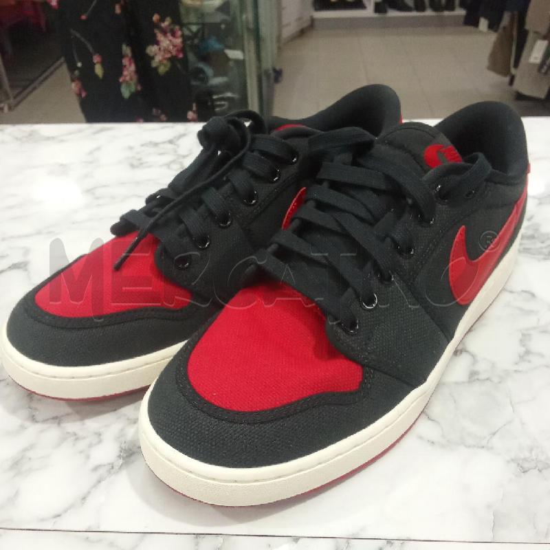 SCARPE UOMO NERE E ROSSE NIKE IN TESSUTO | Mercatino dell'Usato Benevento 1