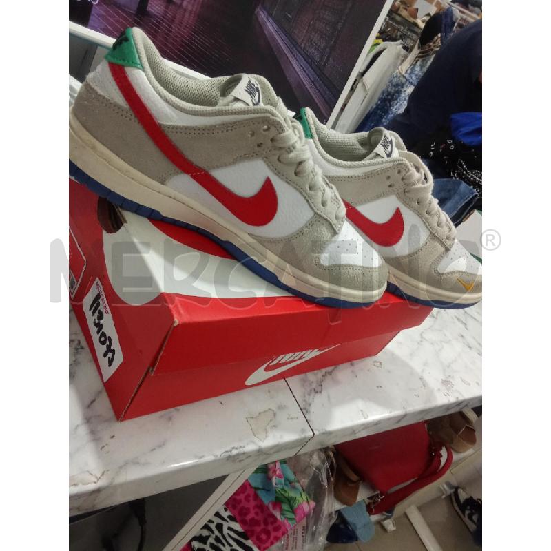 SCARPE UOMO NIKE DUNK LOW GRIGIO SWOSH ROSSO  | Mercatino dell'Usato Benevento 2