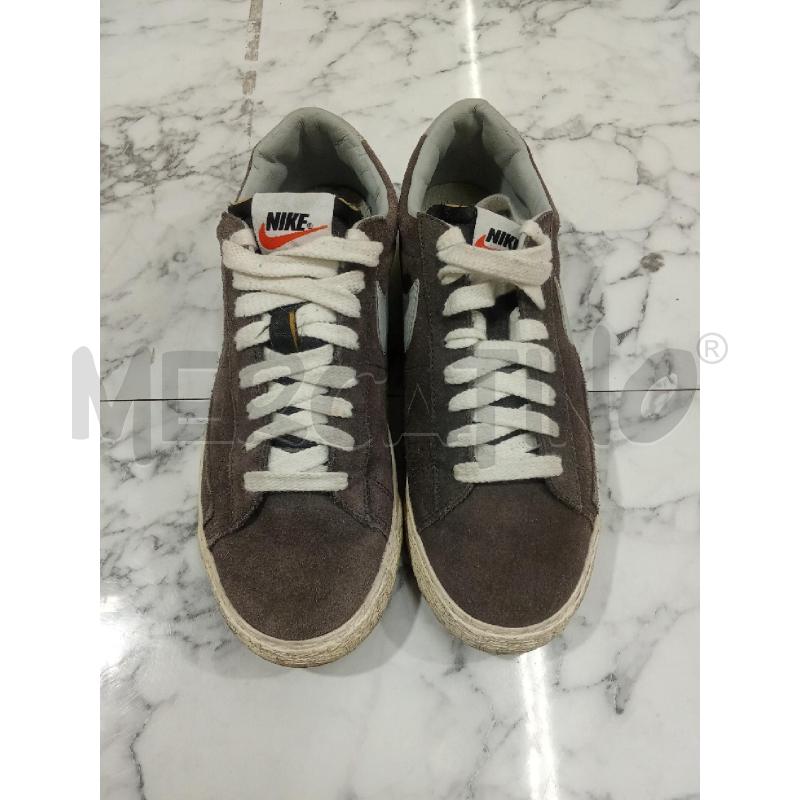 SCARPE UOMO SCAMOSCIATE MARRONI NIKE BLAZER BASSE LACCI  | Mercatino dell'Usato Benevento 1