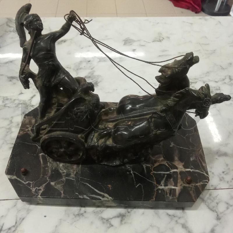 SCULTURA BIGA ROMANA GIREVOLE NERO  | Mercatino dell'Usato Benevento 1
