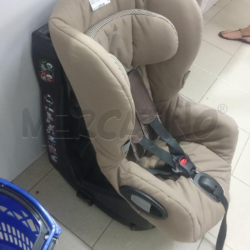 SEGGIOLINO AUTO BEIGE BEBE COMFORT AXISS BASE GIREVOLE | Mercatino dell'Usato Benevento 3