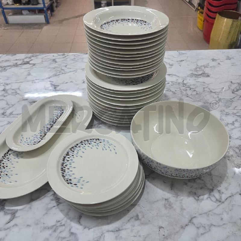 SERVIZIO PIATTI BEIGE FIORI AZZURRI MARRONI BAVARIA | Mercatino dell'Usato Benevento 1