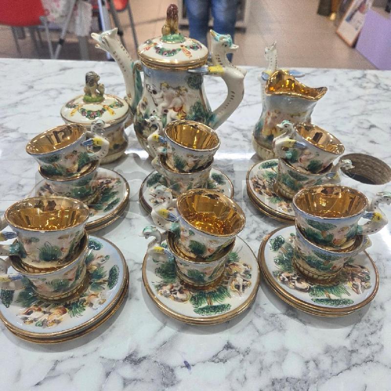 SERVIZIO TAZZINE CAPODIMONTE CER AZZURO BIANCO MANICI | Mercatino dell'Usato Benevento 1
