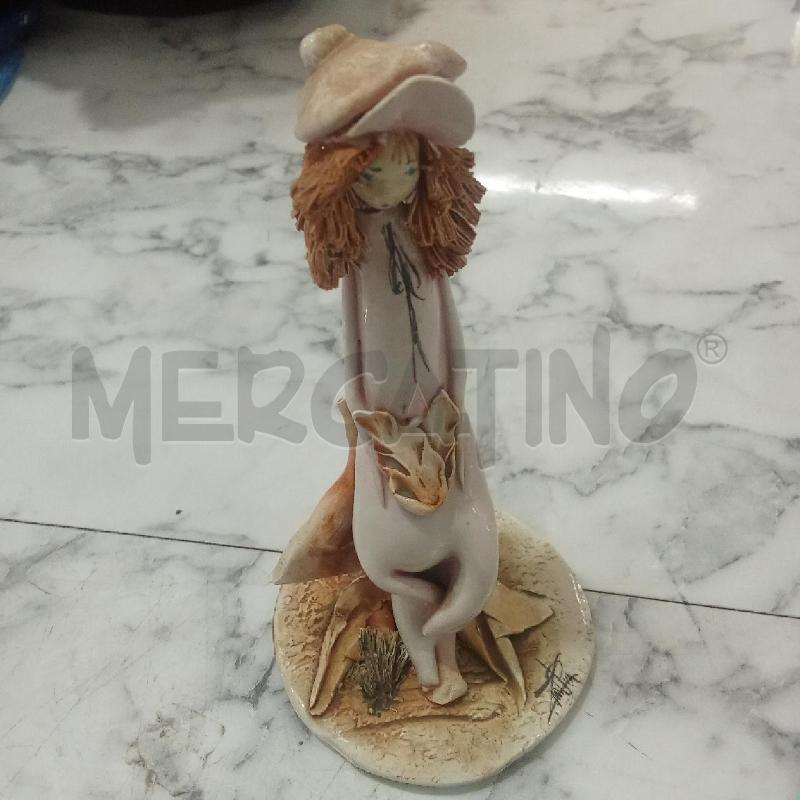SOPRAMMOBILE RAGAZZA VESTITO ROSA ZAMPIVAM | Mercatino dell'Usato Benevento 1