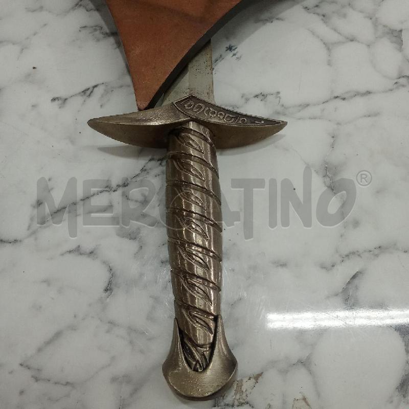 SOPRAMMOBILE REPLICA SPADA PUNGOLO IL SIGNORE DEGLI ANELLI CON SEGNI DI RUGGINE | Mercatino dell'Usato Benevento 5