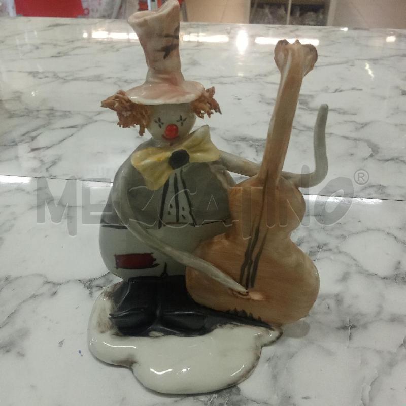 SOPRAMMOBILE STATUINA SIGNORA CON CHITARRA CAPODIMONTE  | Mercatino dell'Usato Benevento 3