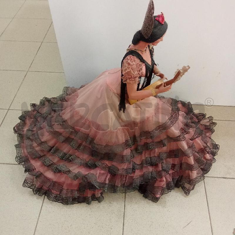 SOUVENIR BAMBOLA SPAGNOLA PLASTICA GONNA ROSA NERA 70CM | Mercatino dell'Usato Benevento 3