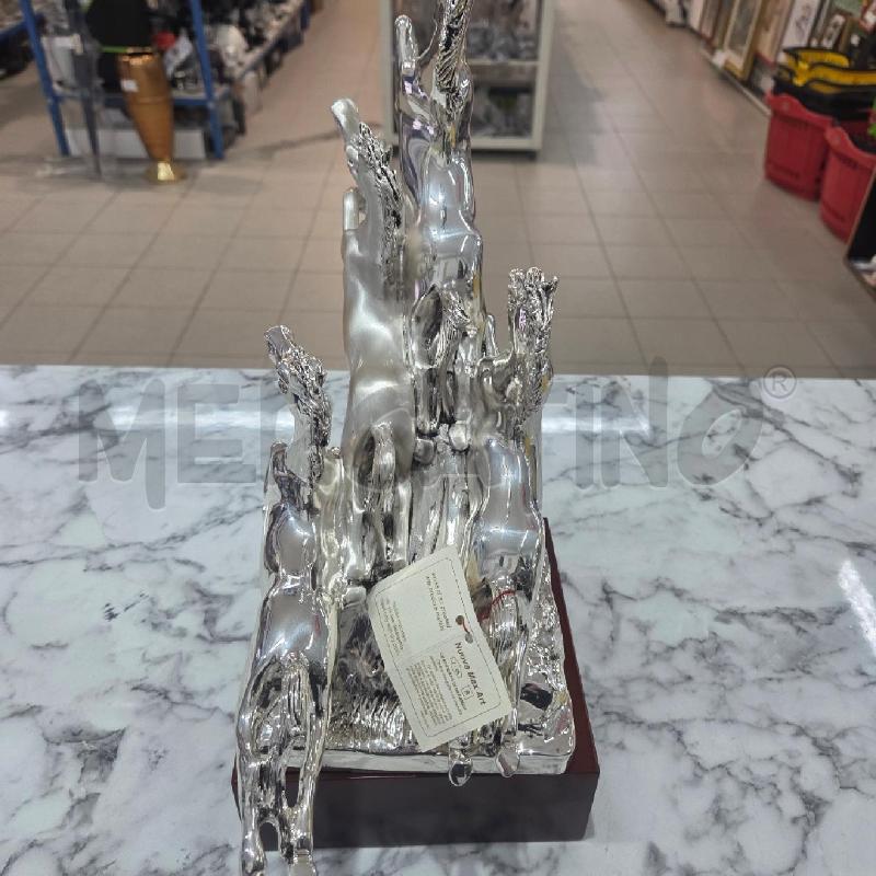 STATUA BASE LEGNO CAVALLI ARGENTATI | Mercatino dell'Usato Benevento 3