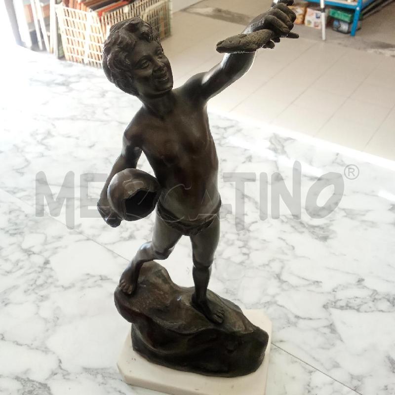STATUA GIOVANE PESCATORE BASE BIANCA | Mercatino dell'Usato Benevento 1