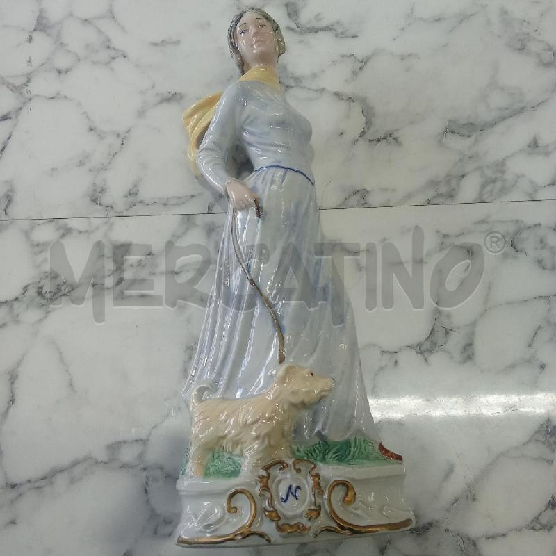 STATUINA CER DONNA CON CANE VESTITO AZZURRO CAPODIMONTE | Mercatino dell'Usato Benevento 5