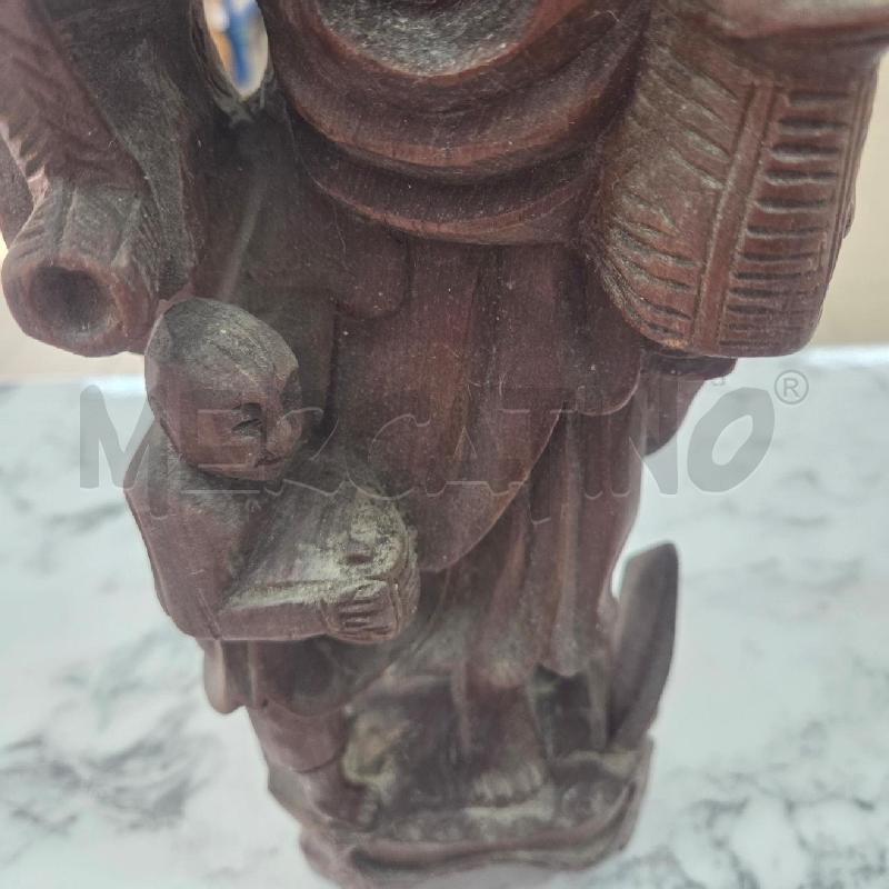 STATUINA LEGNO MARRONE VECCHIETTO CON FIGLIO | Mercatino dell'Usato Benevento 3