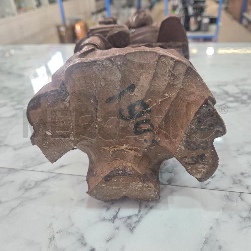 STATUINA LEGNO MARRONE VECCHIETTO CON FIGLIO | Mercatino dell'Usato Benevento 5