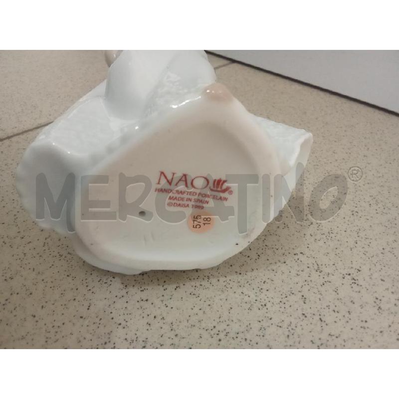STATUINA PORCELLANA BIMBA VESTITO BIANCO NAO | Mercatino dell'Usato Benevento 5