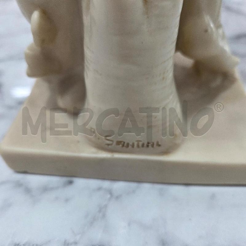 STATUINA RESINA BIANCA DONNA A SANTINI | Mercatino dell'Usato Benevento 3