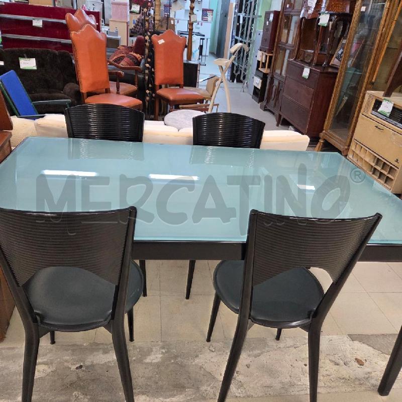 TAVOLO VETRO ANIMA NERA+SEDIE PZ4 CALLIGARIS NERE | Mercatino dell'Usato Benevento 1