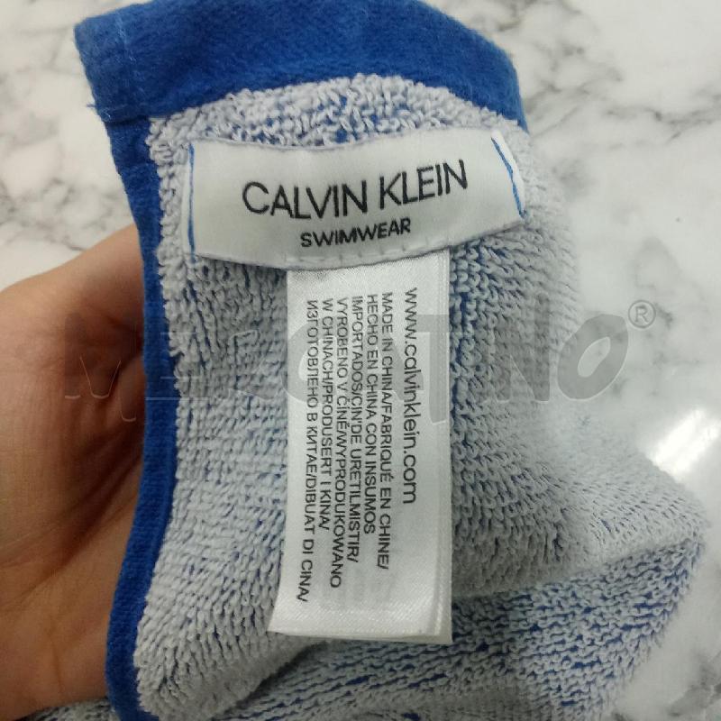 TELO MARE BLU ELETTRICO LOGO CALVIN KLEIN | Mercatino dell'Usato Benevento 3